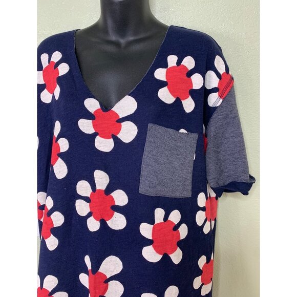 Wildfox Blue V Neck Pop of Floral Tunic Top Size Medium - Picture 4 of 13
